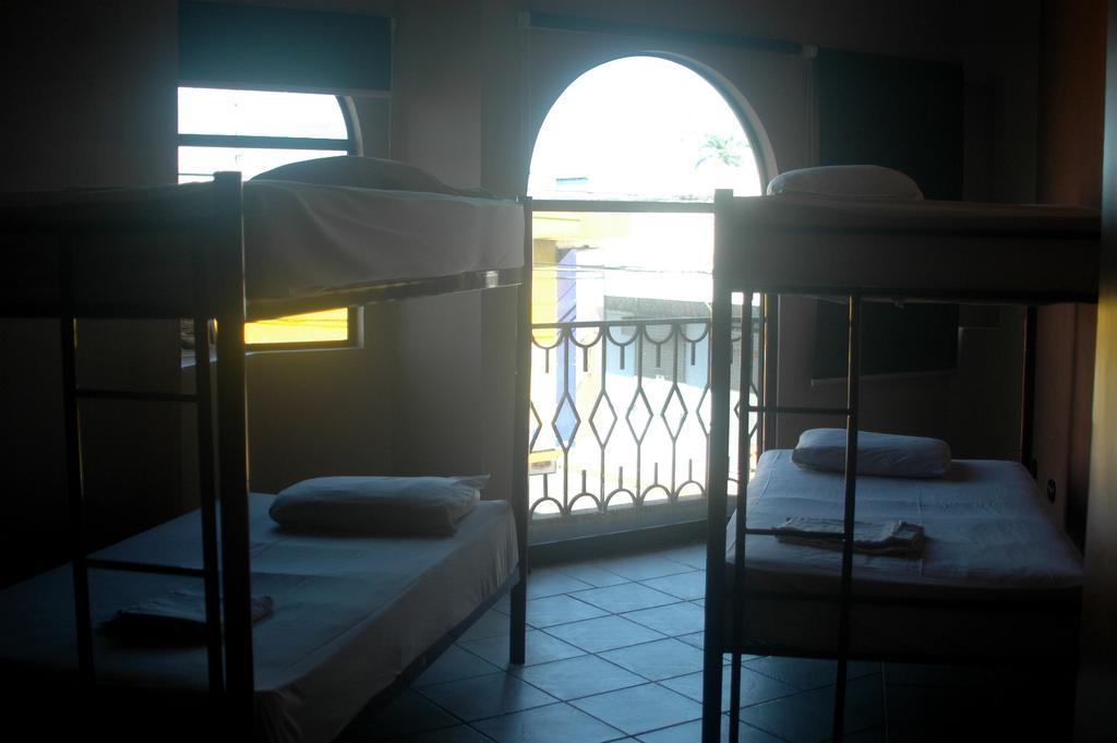 Alajuela Backpackers Airport Hostel Quarto foto