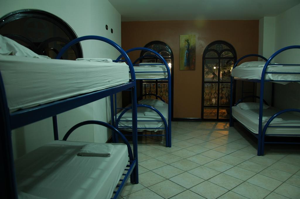 Alajuela Backpackers Airport Hostel Quarto foto